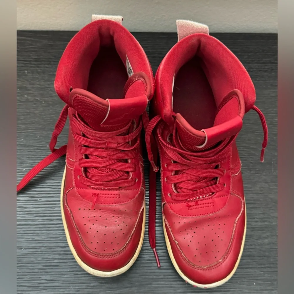 Nike Air Jordan Heritage Red Basketball Shoes Sneakers 886310-601 Boys 6Y